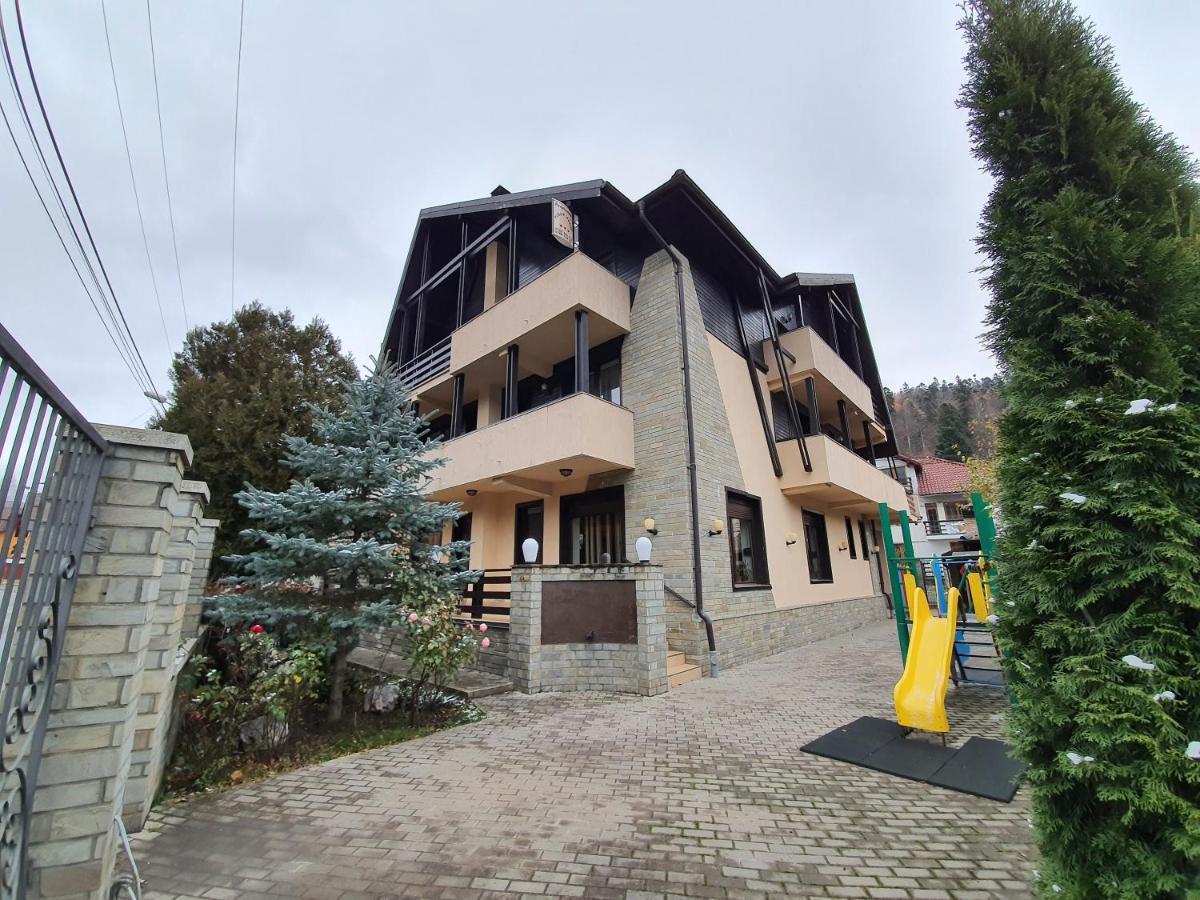 Pensiunea Public House Буштені Екстер'єр фото