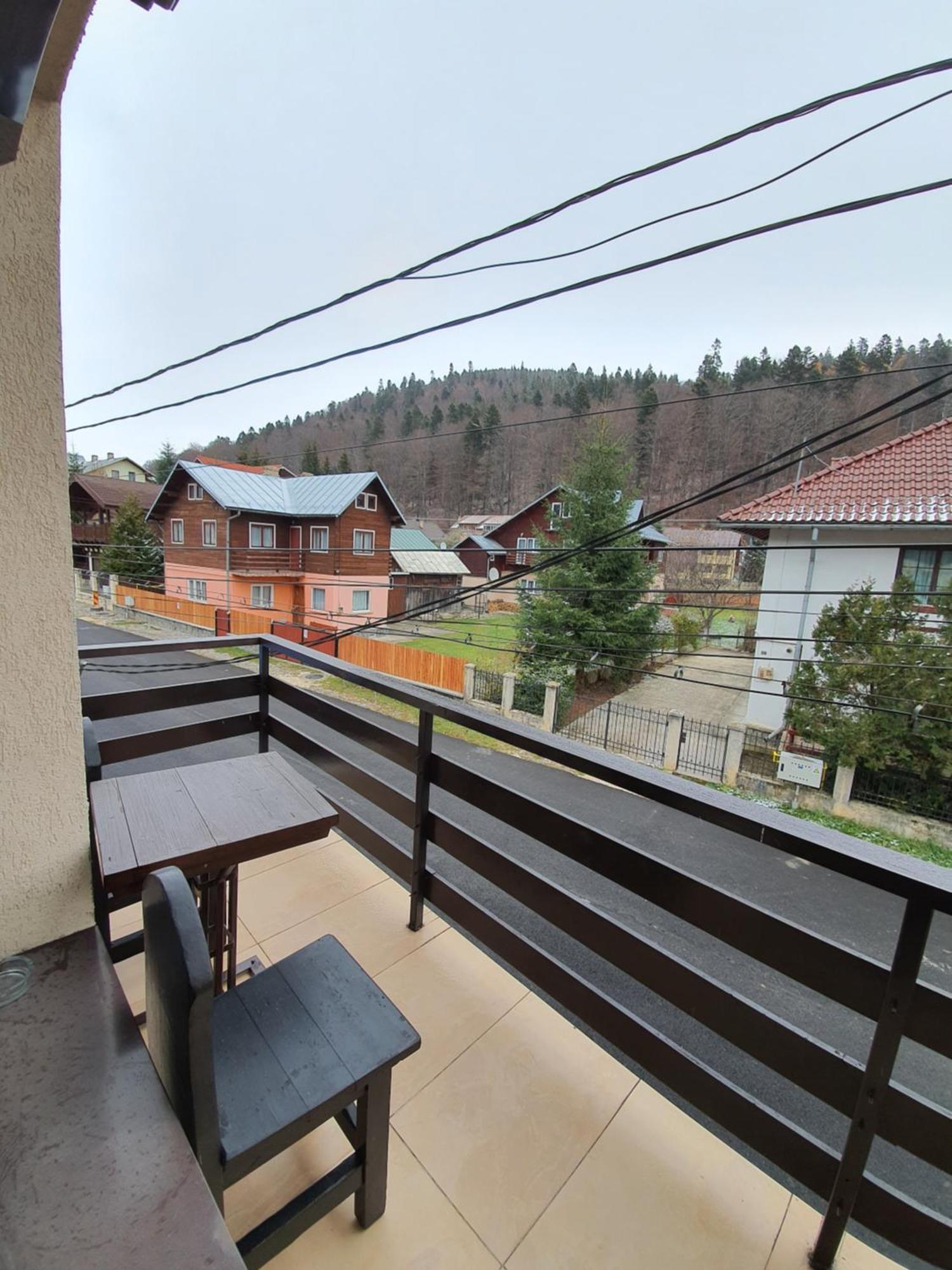 Pensiunea Public House Буштені Номер фото